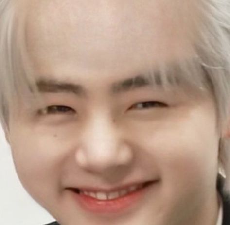 sunghoon kalbo bald meme Sunghoon Cursed, Bald Heeseung, Bald Enhypen, Bald Sunghoon, Sunghoon Memeable Face, Kpop Memes Funny, Sunghoon Funny, Enhypen Members Park Sunghoon, Fandom Kpop