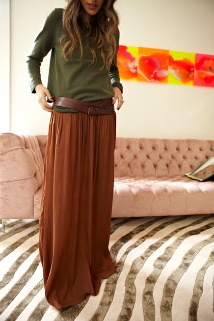 Green Skirt And Rust Skirt Boho Mode, Mode Tips, Mode Boho, Looks Street Style, Cooler Look, Beautiful Skirts, 가을 패션, Fashion Mode, Looks Style