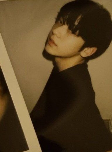 soobin boyfriend material Soobin Black And White, Soobin Polaroid, Soobin Boyfriend Material, Soobin Boyfriend, Material Icons, Txt Icon, Husband Material, Cute Texts For Him, Txt Soobin