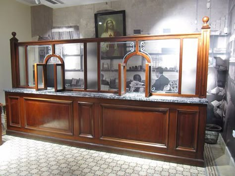 A reconstructed 19th Century post office counter Post Office Interior, Old West Decor, Vintage Office Furniture, Banks Office, Mail Room, Old Post Office, Jewelry Store Design, Malta Island, Vintage Office