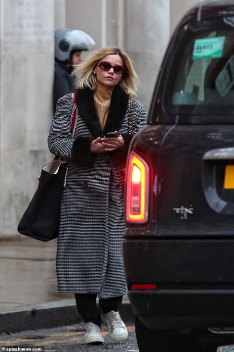 Dainty Outfit, Jenna Coleman Style, Theatre Rehearsals, Fur Trim Coat, Jenna Louise Coleman, Soft Gamine, Jenna Coleman, Dog Teeth, Chanel Sunglasses