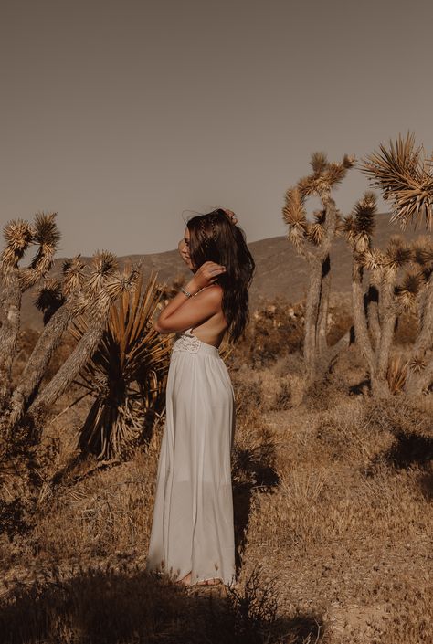 Desert Boho Fashion, Desert Goddess Aesthetic, Desert Goddess Photoshoot, Southwestern Photoshoot, Western Desert Photoshoot, Desert Girl Aesthetic, Az Photoshoot, Woman In Desert, Boho Photo Session