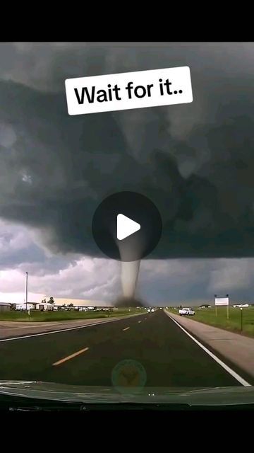 Tornado Videos Scary, Tornadoes Videos, Tornado Videos, Water Tornado, Big Tornado, Tornado Potatoes, Weird Weather, Tornado Gif, Holland Quotes