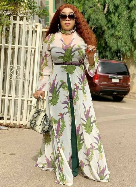 Short Chiffon Gown Styles, Shifon Dress Chiffon Fashion, Maxi Gown Chiffon, Shifon Dress Chiffon Style, Latest Chiffon Gown Styles, Chiffon Gown Styles, Materials Gown Style, Chiffon Styles, Stylish Naija