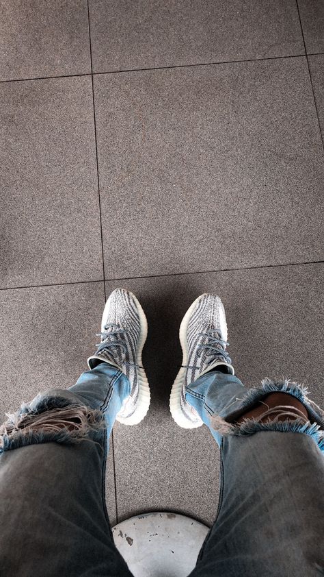 Yeezy Blue Tint Outfit, Yeezy 350 Blue Tint, Yeezy Blue Tint, Yeezy Aesthetic, Yeezy V2, Yeezy Outfit, Love Birthday Quotes, Yeezy 350, Instagram Girls