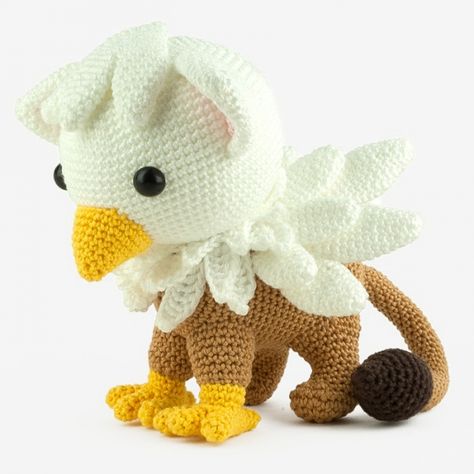 Griffy The Griffin Amigurumi Pattern Harry Potter Crochet, Crochet Unique, Yellow Dragon, Crochet Hack, Softie Pattern, Crochet Simple, Fox Pattern, Crochet Needles, Pink Yarn