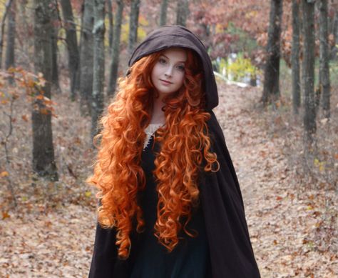 Merida cosplay Merida Cosplay, Beautiful Red Hair, Ginger Girls, Long Red Hair, Redhead Beauty, Redhead Girl, Long Red, Ginger Hair, Long Curly