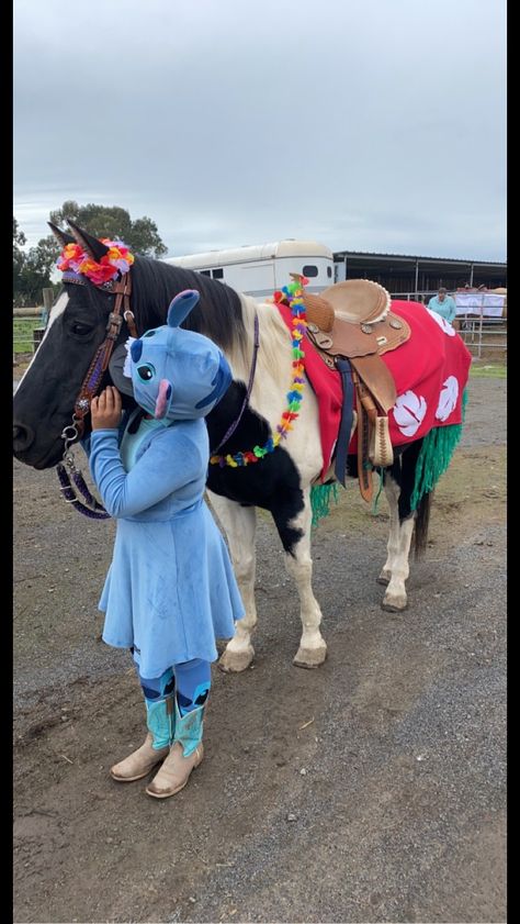 Lilo And Stitch Horse Costume, Horse Show Costume Ideas, Cute Horse And Rider Costumes, Costume Ideas With Horses, Halloween Costume With Horse, Halloween Costumes Horse And Rider, Costume Horse And Rider, Horse And Human Halloween Costumes, Halloween Costumes For You And Your Horse