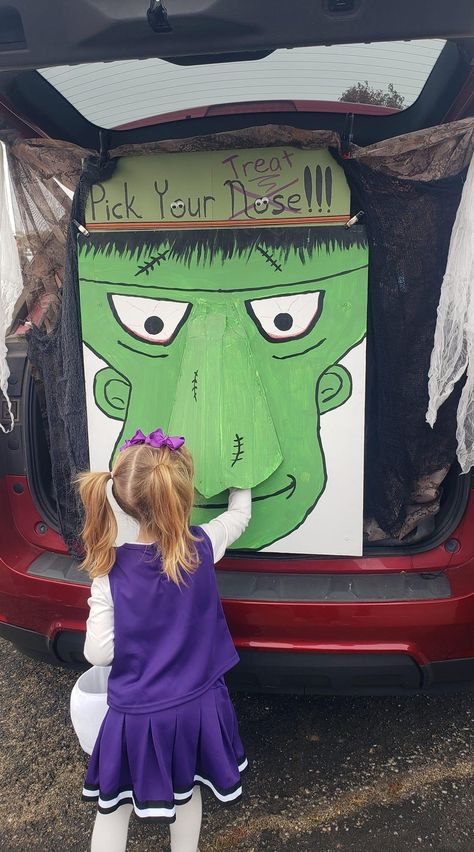 Trunk Or Treat Orange Car, Good Trunk Or Treat Ideas, Easy Trunk Or Treat For Vans, Daycare Trick Or Treat Ideas, Tru K Or Treat Truck Ideas, Cute Truck Or Treat Ideas, Trunk Or Treat Car Ideas Scary, Trunk Or Treat Ideas For Suv Interactive, Healthcare Trunk Or Treat Ideas