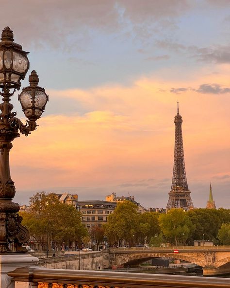 paris, euro summer, europe, france, sunsets, eiffel tour, travel inspo, traveling Tour Eiffel Aesthetic, Summer Europe, Euro Summer, Paris Aesthetic, Tour Eiffel, Travel Inspo, Paris France, Paris, France