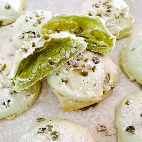 Matcha Mini Meringues Mini Meringues, Asian Rice, Matcha Ice Cream, Meringue Recipe, Salad Sauce, Matcha Powder, Cream Of Tartar, Fresh Eggs, Lemon Curd