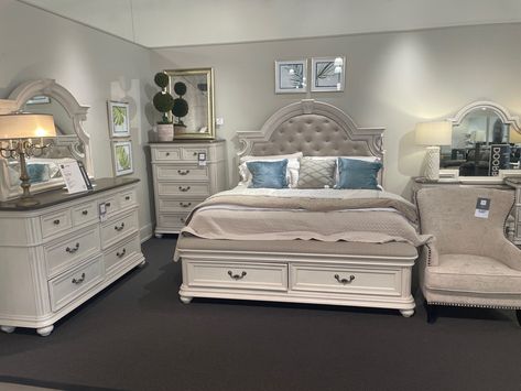 Beige Bedroom Set, Painting Ideas For Bedroom, Bedroom Set Ideas, Beige Bedroom, Bedrooms Ideas, Adult Bedroom, Set Ideas, Bed Furniture Design, Living Room Storage