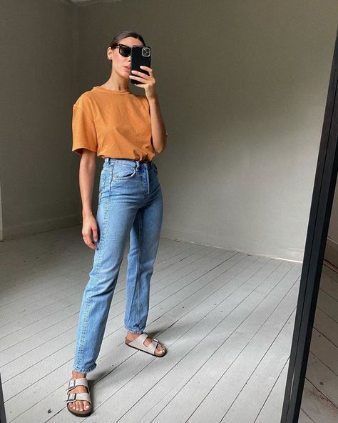 @smythsisters Instagram outfit inspiration — orange t-shirt, black sunglasses, high-waisted straight-leg jeans, and Birkenstock sandals Summer Basics, Orange T Shirts, Orange Shirt, Instagram Outfits, Causual Outfits, Tshirt Outfits, Clothing Essentials, Basic Outfits, Outfits Casuales