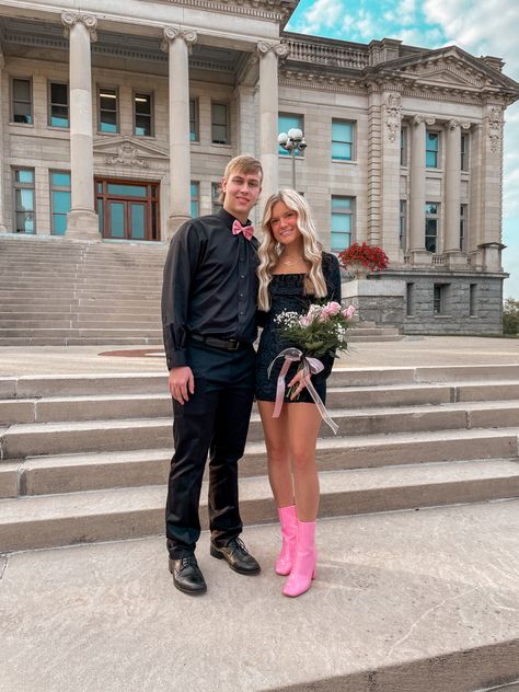 Pink And Black Homecoming Couple, Pink Homecoming Couple, Hoco Couple Outfits, Homecoming Couples, Hoco Outfits, Homecoming Couple, Formal Pics, Homecoming Pics, Hoco 2023