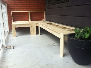 Guy On The Move: DIY outdoor sectional! Diy Small Patio, Diy Outdoor Sectional, Sectional Ideas, Pretty Patios, Small Patio Spaces, Small Patio Design, Small Patio Decor, Small Patio Garden, Patio Bench