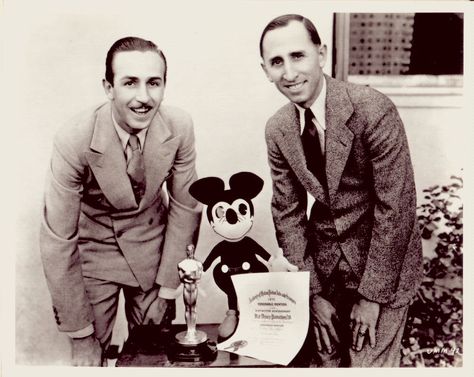 Roy Disney, Disney Amor, Walter Elias Disney, Steamboat Willie, Billie Holiday, Humphrey Bogart, Disney Photos, Walt Disney Company, Disney Studios