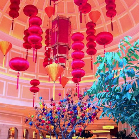 Bellagio celebrates Chinese New Year, Las Vegas Chinese New Year Outdoor Decoration, Lunar New Year Display, Lunar New Year Lantern, Chinese New Year Installation, Chinese Celebrations, Chinese Lantern Restaurant, Chinese New Year Decorations, Chinese Decor, Modern Chinese