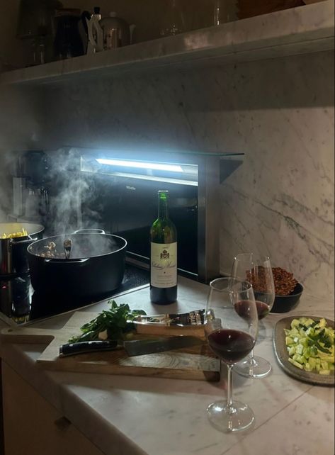 Cooking Dinner At Home Aesthetic, Cooking Core Aesthetic, 2024 Vision Board Cooking, Cook Asthetic Picture, Chef Aethestic, Luxury Cooking Aesthetic, Cook More Aesthetic, Cooking Home Aesthetic, Cooking Athstetic