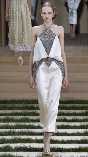 Chanel Spring 2016 Couture Chanel Spring 2016, Prettiest Dresses, 2016 Couture, Haute Couture Paris, Moda Chanel, Fashion Chanel, Chanel Couture, Haute Couture Dresses, Chanel Haute Couture