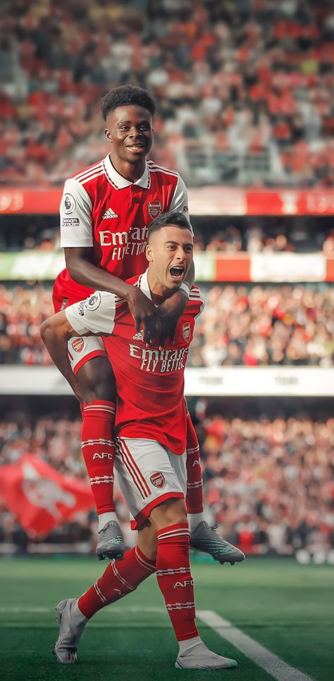 Saka Arsenal Aesthetic, Football Red Aesthetic, Arsenal 2023 Wallpaper, Arsenal Astetic, Saka And Martinelli, Arsenal Lockscreen, Arsenal 2023/2024, Football Wallpaper Arsenal, Martinelli Arsenal Wallpaper