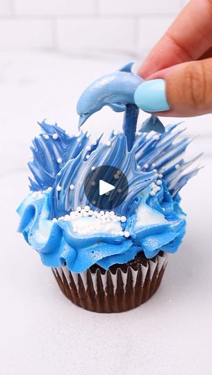 239K views · 9.6K reactions | This dolphin cupcake is sure to make a splash! 🐬🧁🌊 @lindseybakedthis | So Yummy Frosting Hacks, Dolphin Cupcakes, Bigger Bolder Baking, Cake Decorating Classes, Fondant Decorations, Cupcake Decorating, Cupcake Ideas, Cupcake Cake, Cake Frosting