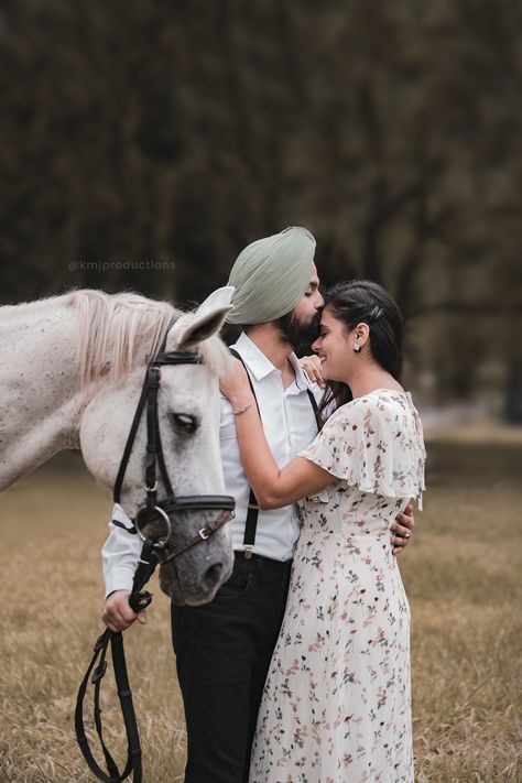 #punjabicouples #preweddingshoot #kmjproductions #punjabi #urbanpunjab #sikhcouple Punjabi Prewedding Photography, Punjabi Couple Photography, Pre Wedding Photoshoot Props, Punjabi Style, Outdoor Portrait Photography, Prewedding Photoshoot, Wedding Photoshoot Props, Punjabi Couple, Outdoor Portrait