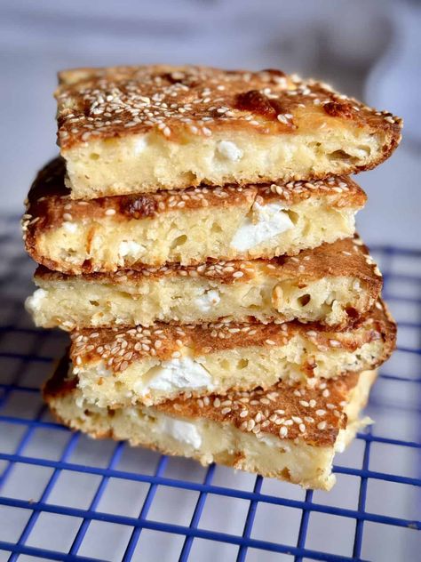 Easy Feta Flatbread Easy Feta Flatbread Hungry Happens, Hungryhappens Recipes, Feta Cheese Bread, Feta Flatbread, Feta Bread, Greek Flatbread, Savory Baking, Hungry Happens, Savory Breads