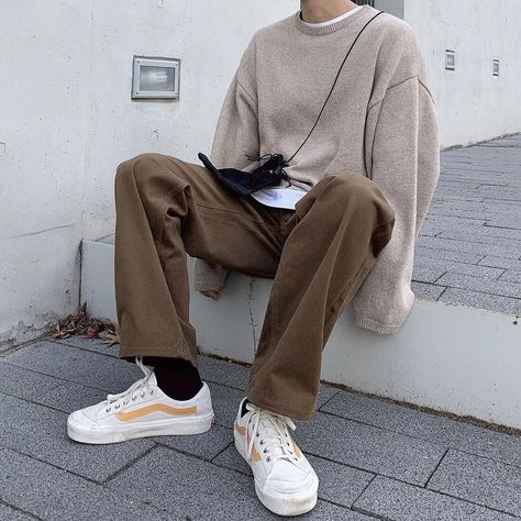 Mens Fashion Edgy Casual, Earthtone Outfits Men, Earthtone Outfits, Masculine Outfits, Beige Outfit, Outfits Streetwear, Street Style Outfits Men, Vintage Outfit, Traje Casual