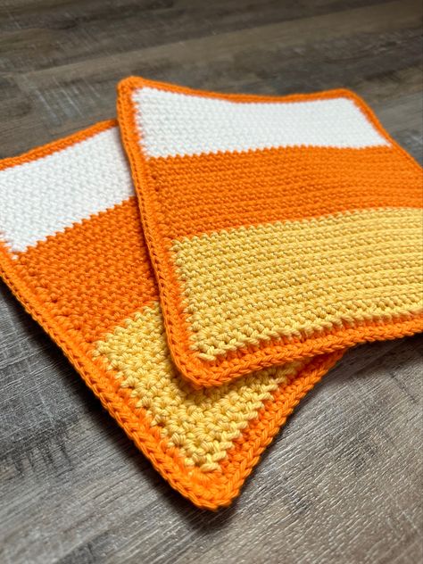 Fun and super easy to make, my Oversized Crochet Candy Corn-Inspired Potholder is great for beginners or when you just want a simple project to work on! Click over to my blog for the pattern. #creatingme #crochet #crochetpattern #crochetpotholder #crochetproject #fallcrochet Crochet Holiday Potholders, Crochet Blanket Round, Washcloth Crafts, Crochet Candy, Crochet Pot Holders Free Pattern, Kitchen Crochet, Crochet Pot, Crochet Hot Pads, Foundation Single Crochet