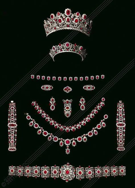 Royal Crown Jewels, Royal Jewellery, Tiaras Jewellery, Royal Crowns, Royal Tiaras, Crowns And Tiaras, Historical Jewellery, Diamond Tiara, Diamond Solitaire Necklace