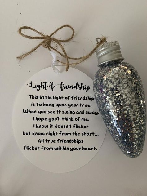 Light Of Friendship, Baby Baker, Inexpensive Christmas Gifts, Inexpensive Christmas, Fun Christmas Crafts, Diy Ornaments, Xmas Diy, Holiday Crafts Christmas, Crafts Christmas