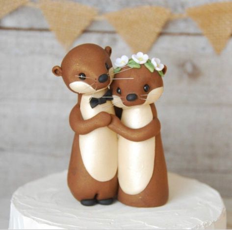 Https://puravidaclay.etsy.com | Elegant wedding cake toppers sculpted out of high quality polymer clay. Otter Wedding, Fox Cake Toppers, Elegant Wedding Cake Toppers, Woodland Cake Topper, Rabbit Wedding, Wedding Cake Topper Figurines, Fox Wedding, Unique Cake Toppers, Rustic Cake Toppers