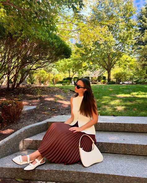 Been loving this chocolate brown and white combo for fall 🤍🤎 . . . . . . . . . . . . . . . . . . . . . . . . #chocolatebrown #pleatedskirt #midiskirt #vest #vestoutfit #transitionaloutfit #transitionalstyle #falloutfitideas #boston #bostonseaport #bostoncontentcreator #falloutfitinspo #fallaesthetic #pinterestaesthetic #pinterestgirlaesthetic #minimalistoutfits #howtostyle #howtowear #fallootd #streetstyleinspo #streetstyle Outfit For Fall, Vest Outfit, Ootd Fall, Transition Outfits, Vest Outfits, Pinterest Girls, Outfit Inspo Fall, Transitional Style, Minimalist Outfit