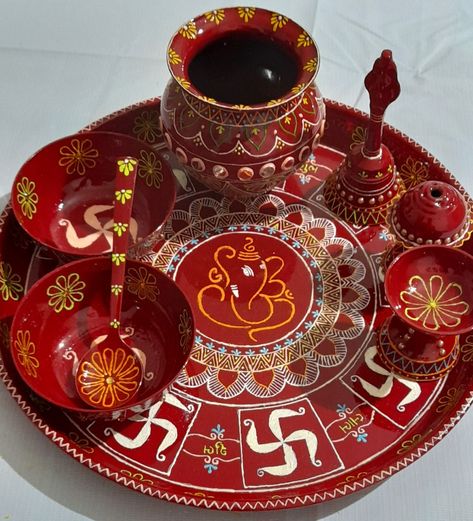 Puja Thali Painting, Pooja Thali Painting, Loti Design Painting, Thali Painting Design, Thali Making Ideas, Pooja Thali Design, Karwachauth Thali Decoration Ideas, Kalash Painting Design, Puja Thali Decoration Ideas