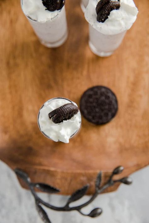 Oreo Pudding Shots, Pudding Shot Recipes, Whipped Vodka, Cookie Shots, White Chocolate Liqueur, Oreo Pudding, Desserts In A Glass, Pudding Shots, Boozy Desserts