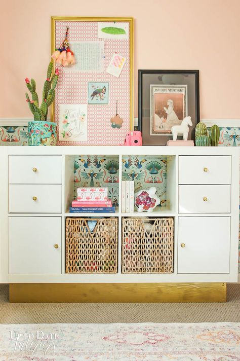 Boho Vintage Bedroom, Ikea Hack Bookcase, Boho Vintage Decor, Vintage Girls Rooms, Girls Room Colors, Girls Bedroom Wallpaper, Girls Bedroom Makeover, Girl Room Inspiration, Hacks Ikea