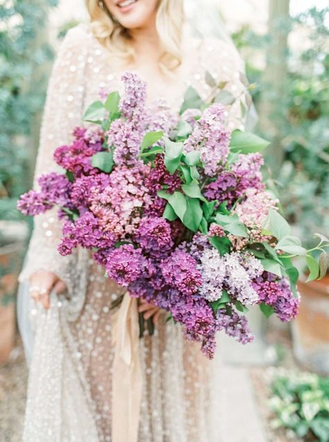 Orchid Bouquet Wedding, Lilac Wedding Bouquet, Purple Bouquets, Lilac Bouquet, Peony Bouquet Wedding, Violet Wedding, Cascading Wedding Bouquets, Deco Champetre, Purple Wedding Bouquets