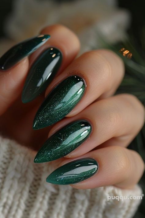 Trendy Green Nails, Emerald Nails, Green Acrylic Nails, Dark Green Nails, Green Nail Art, Green Nail Designs, Green Nail Polish, Nagel Tips, Goth Nails