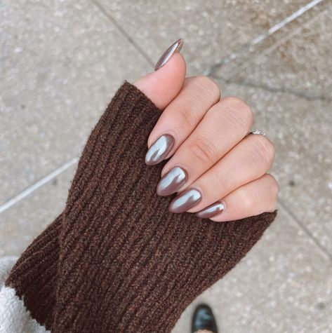 Glossy Chocolate Glazed Nails Chrome Nails Ideas, Brown Chrome Nails, Chrome Nails Opi, Chocolate Glazed Donut, Chocolate Doughnut Glaze, Glazed Donut Nails, Brown Chrome, Donut Nails, Nail Coat