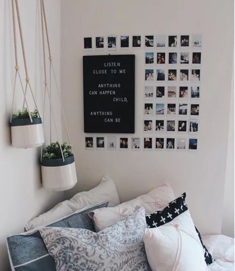 Minimalist Dorm, Stylish Bedroom Design, Dorm Room Hacks, Polaroid Wall, Dorm Diy, Dorm Room Diy, Room Corner, Minimalist Room