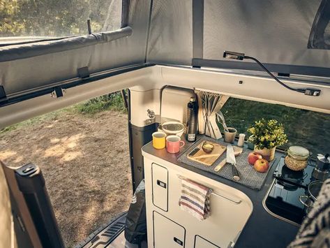 Vw California Camper, Ford Nugget, Camping Vans, Pop Top Camper, Ford Transit Custom, Mini Spa, Transit Custom, Small Campers, L Shaped Kitchen