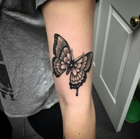 Spring Tattoos, White Butterfly Tattoo, Traditional Butterfly Tattoo, Monarch Butterfly Tattoo, Art Nouveau Tattoo, Nouveau Tattoo, Tulip Tattoo, Small Rose Tattoo, Tattoo Butterfly