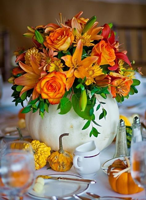 Transform a traditional table setting into an Amazing Pumpkin Centerpiece with these 60Amazing Pumpkin Centerpieces And Glorious Fall Decorating Ideas that's absolutely wow-worthy. [...] Country Thanksgiving Decorations, Pumpkin Tablescape, Thanksgiving Dinner Table Decorations, Fall Pumpkin Centerpieces, Pumpkin Vase, Thanksgiving Dinner Table, Tafel Decor, Thanksgiving Decorations Diy, Fall Flower Arrangements