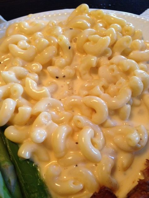 Homade Mac And Cheese, Macaroni Cheese Recipes, Cup Of Milk, Mac Cheese Recipes, Creamy Mac And Cheese, Macaroni N Cheese Recipe, Velveeta Cheese, Elbow Macaroni, Half And Half