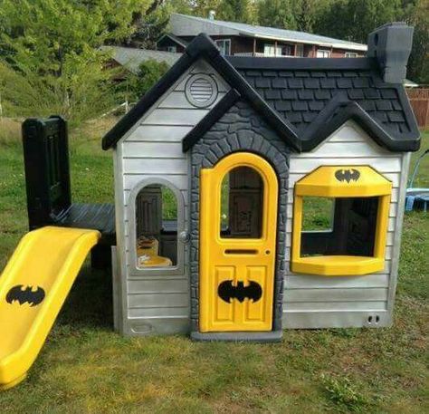 Batcave Batman Playhouse, Kids Outdoor Playhouse, Plastic Playhouse, Outside Playhouse, Kids Playhouse Outdoors, Batman Room, Outdoor Playhouse, Diy Playhouse, Build A Playhouse