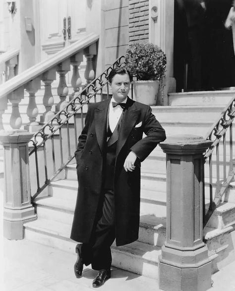 Robert Young, Men Stylish Dress, Vintage Mens Fashion, Poses References, Old Style, White Tie, Vintage Clothes, Old Hollywood, Evening Wear