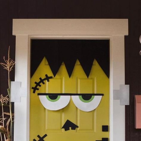 Liz Morrow | DIY HQ on Instagram: "Halloween doors of years past! I still haven’t decided what I’m going to do this year (I thought about maybe doing a mummy door?), but I’ll admit it’s hard to top the past three years’ doors! I should finish installing my porch fascia first though, right? RIGHT?? This is your permission to yell at me if I start working on a Halloween door instead of installing my fascia." Mummy Doors For Halloween, Halloween Monster Doors, Mummy Door, Halloween Doors, Monster Door, Halloween Decorations Apartment, Door Wraps, Halloween Crafts Decorations, Halloween Outdoor