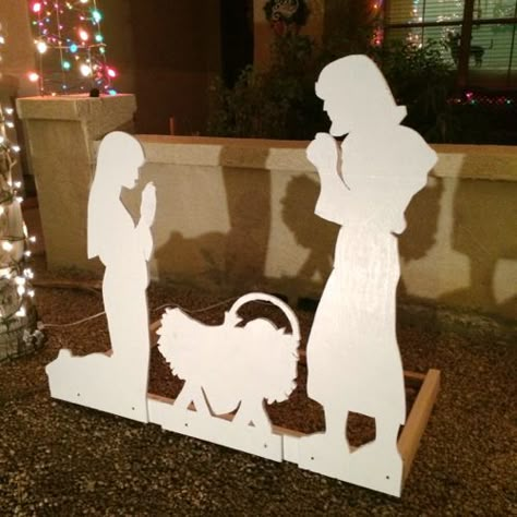 Nativity Scene yard silhouette pattern.  DIY Manger scene. Includes pdf and is sized to fit onto one 4x4 piece of plywood. Diy Manger Scene, Diy Outdoor Nativity Scene, Diy Outdoor Nativity, Diy Manger, Nativity Pattern, Nativity Scene Diy, Scene Diy, Outdoor Nativity Scene, Outdoor Nativity