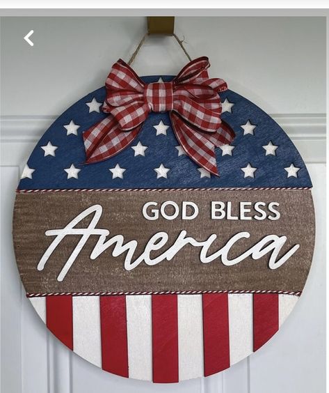 4th Of July Door Sign, 4th Of July Diy Crafts, Crafts That Sell, Circle Door, Class Crafts, Hanger Ideas, Splatter Screens, Hanger Crafts, Door Hangings