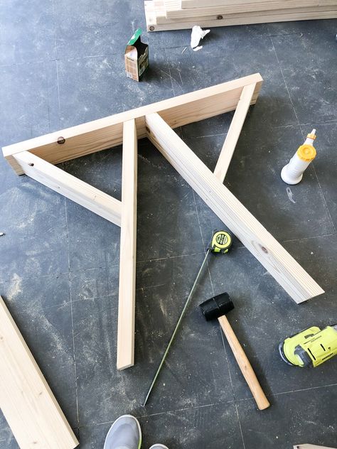 Build Sawhorse Diy, Diy Sawhorse Table, Diy Wood Table Dining, Diy Wood Dining Table, Diy Sawhorse, Farmhouse Table Base, Saw Horse Table, Saw Horse Diy, Diy Modern Farmhouse